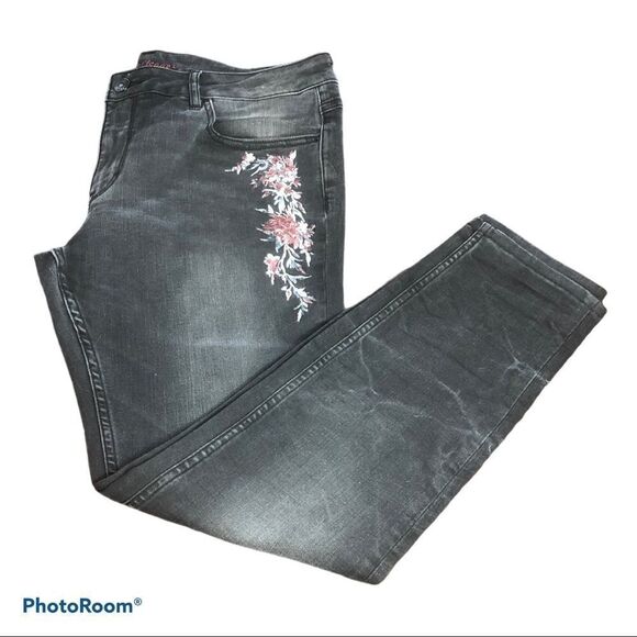Bootlegger Black Skinny Jeans Embroidered Floral Size 34 - Picture 1 of 9